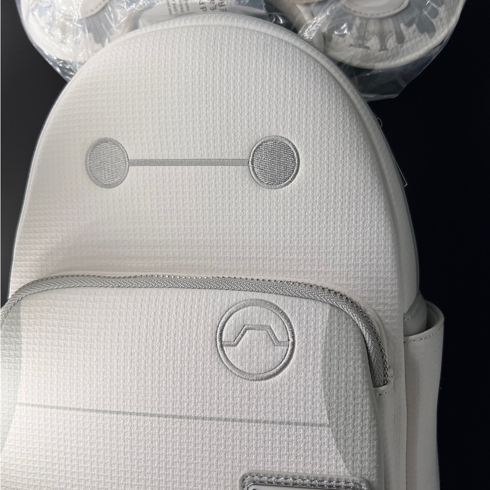 Loungefly BayMax SET: White and Light Gray mini Backpack with matching Headband - Picture 2 of 16